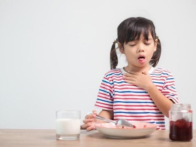 Cómo un logopeda puede ayudar en la alimentación